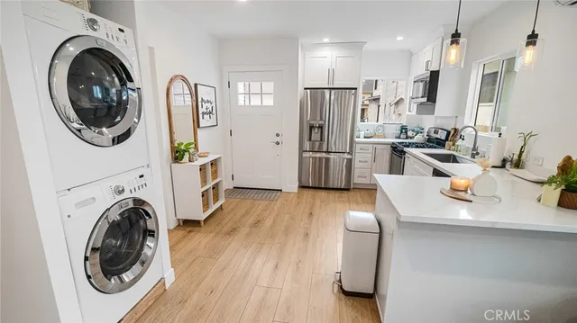 $1,379,000 | 237 West 6th Street, Long Beach, CA 90802