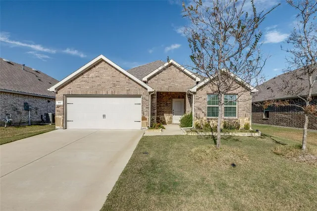 $2,100 | 504 Stampede Lane, Princeton, TX 75407