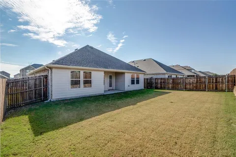 $2,100 | 504 Stampede Lane, Princeton, TX 75407