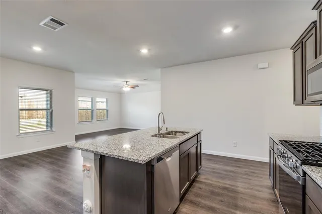 $2,100 | 504 Stampede Lane, Princeton, TX 75407