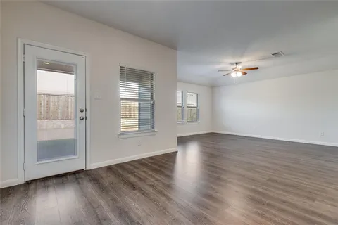 $2,100 | 504 Stampede Lane, Princeton, TX 75407