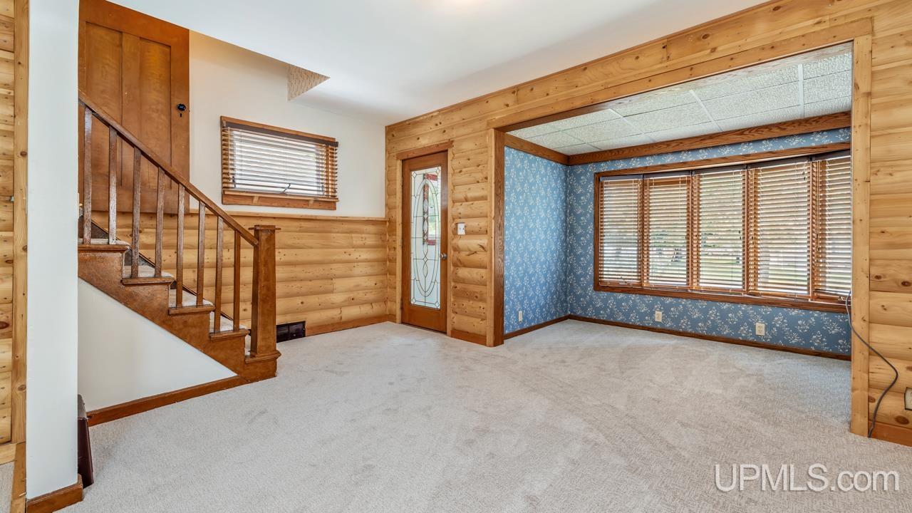 424 Maple Street Kingsford, MI 49802 - Photo 2 of 37