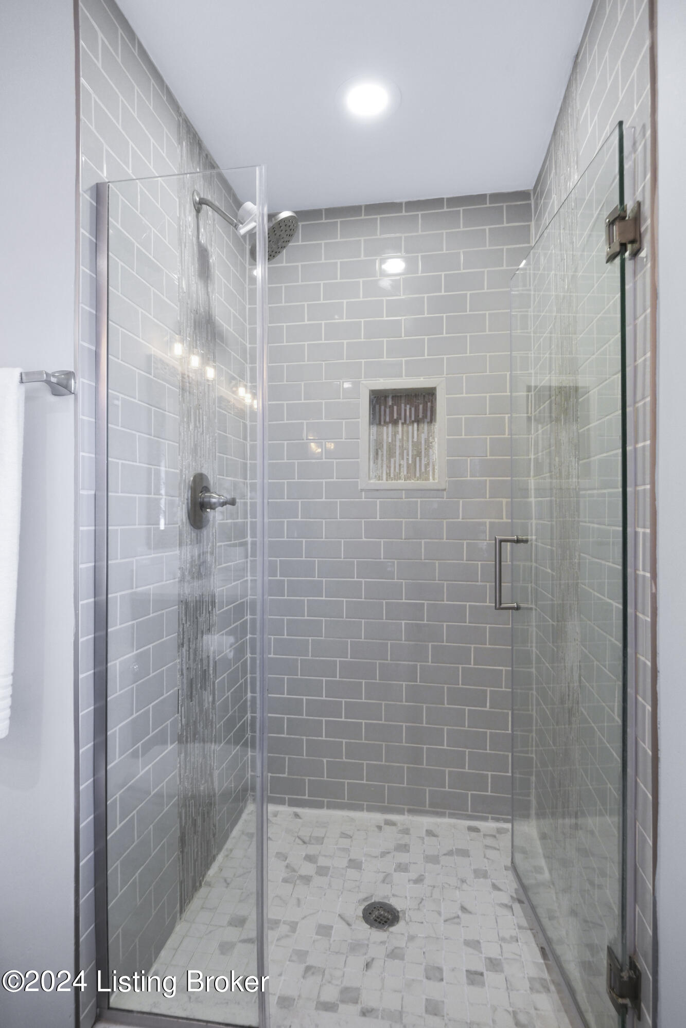 10707 Sunderland Road Louisville, KY 40243 - Photo 29 of 56 10707 Sunderland Rd-129