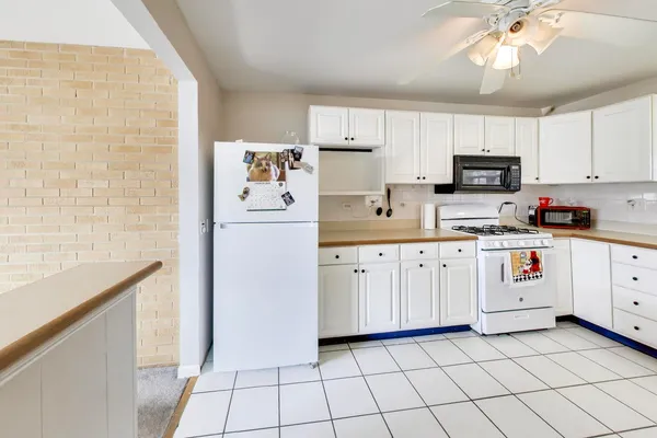 $475,000 | 915 South Na Wa Ta Avenue, Mount Prospect, IL 60056