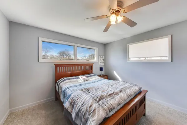 $475,000 | 915 South Na Wa Ta Avenue, Mount Prospect, IL 60056