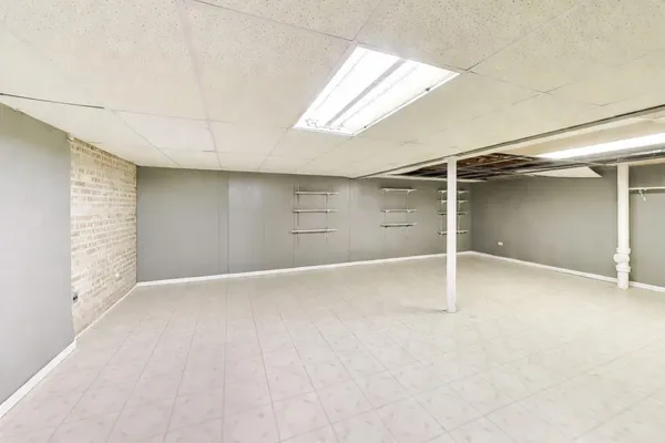 $475,000 | 915 South Na Wa Ta Avenue, Mount Prospect, IL 60056