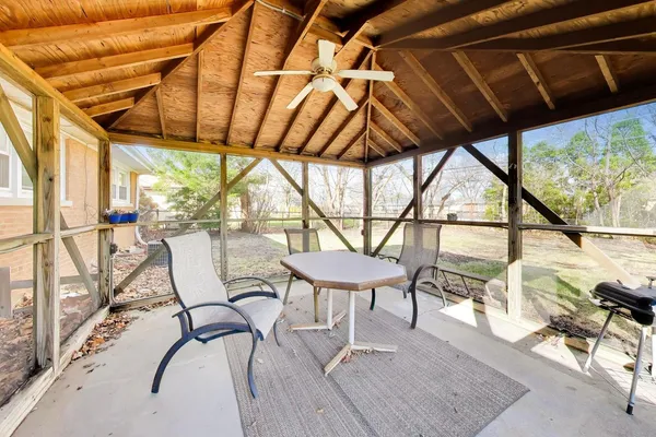 $475,000 | 915 South Na Wa Ta Avenue, Mount Prospect, IL 60056