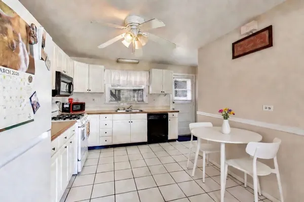 $475,000 | 915 South Na Wa Ta Avenue, Mount Prospect, IL 60056