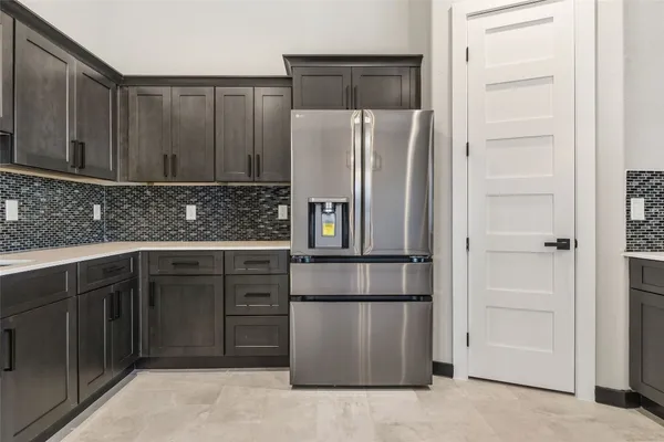 $2,400 | 208 Silverleaf Road, Sweeny, TX 77480