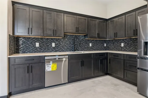 $2,400 | 208 Silverleaf Road, Sweeny, TX 77480