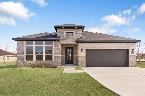 $2,400 | 208 Silverleaf Road, Sweeny, TX 77480