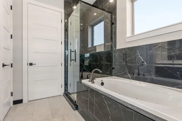 $2,400 | 208 Silverleaf Road, Sweeny, TX 77480