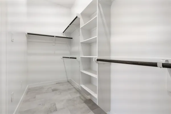 $2,400 | 208 Silverleaf Road, Sweeny, TX 77480