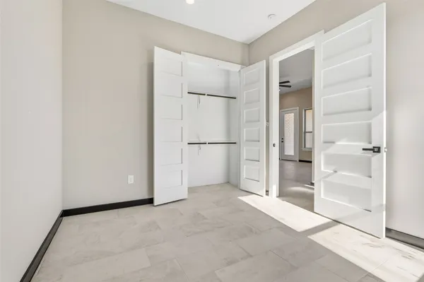 $2,400 | 208 Silverleaf Road, Sweeny, TX 77480