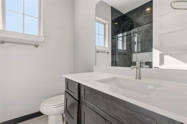 $2,400 | 208 Silverleaf Road, Sweeny, TX 77480