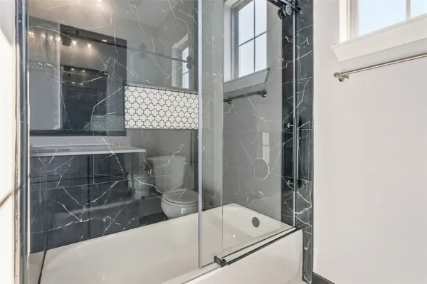 $2,400 | 208 Silverleaf Road, Sweeny, TX 77480