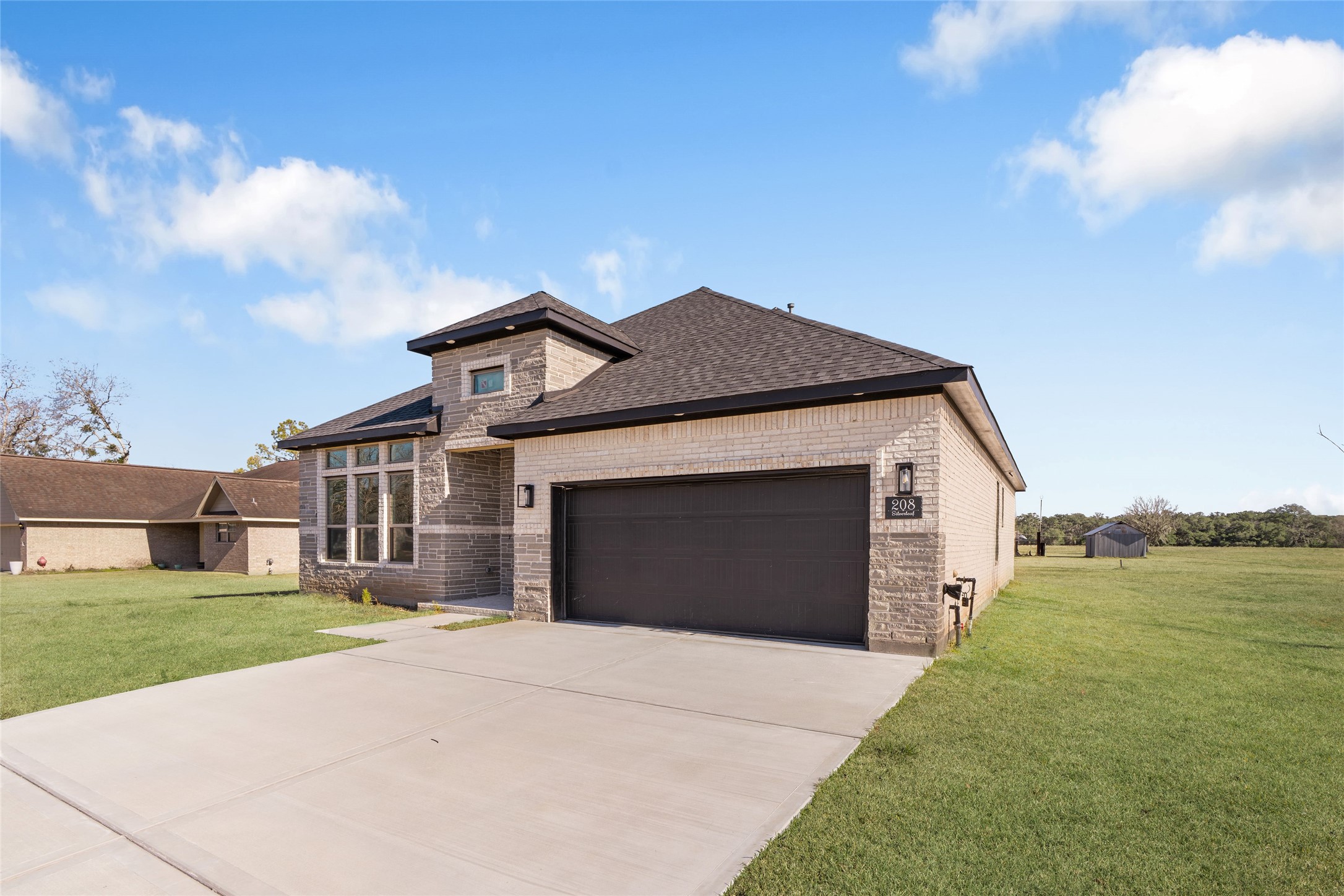 208 Silverleaf Road Sweeny, TX 77480 - Photo 3 of 39