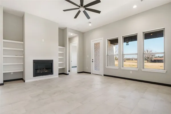 $2,400 | 208 Silverleaf Road, Sweeny, TX 77480