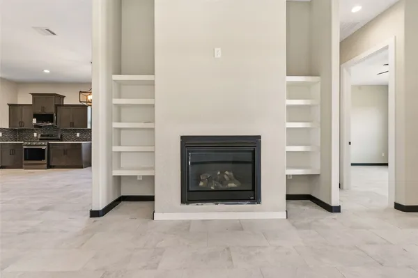 $2,400 | 208 Silverleaf Road, Sweeny, TX 77480