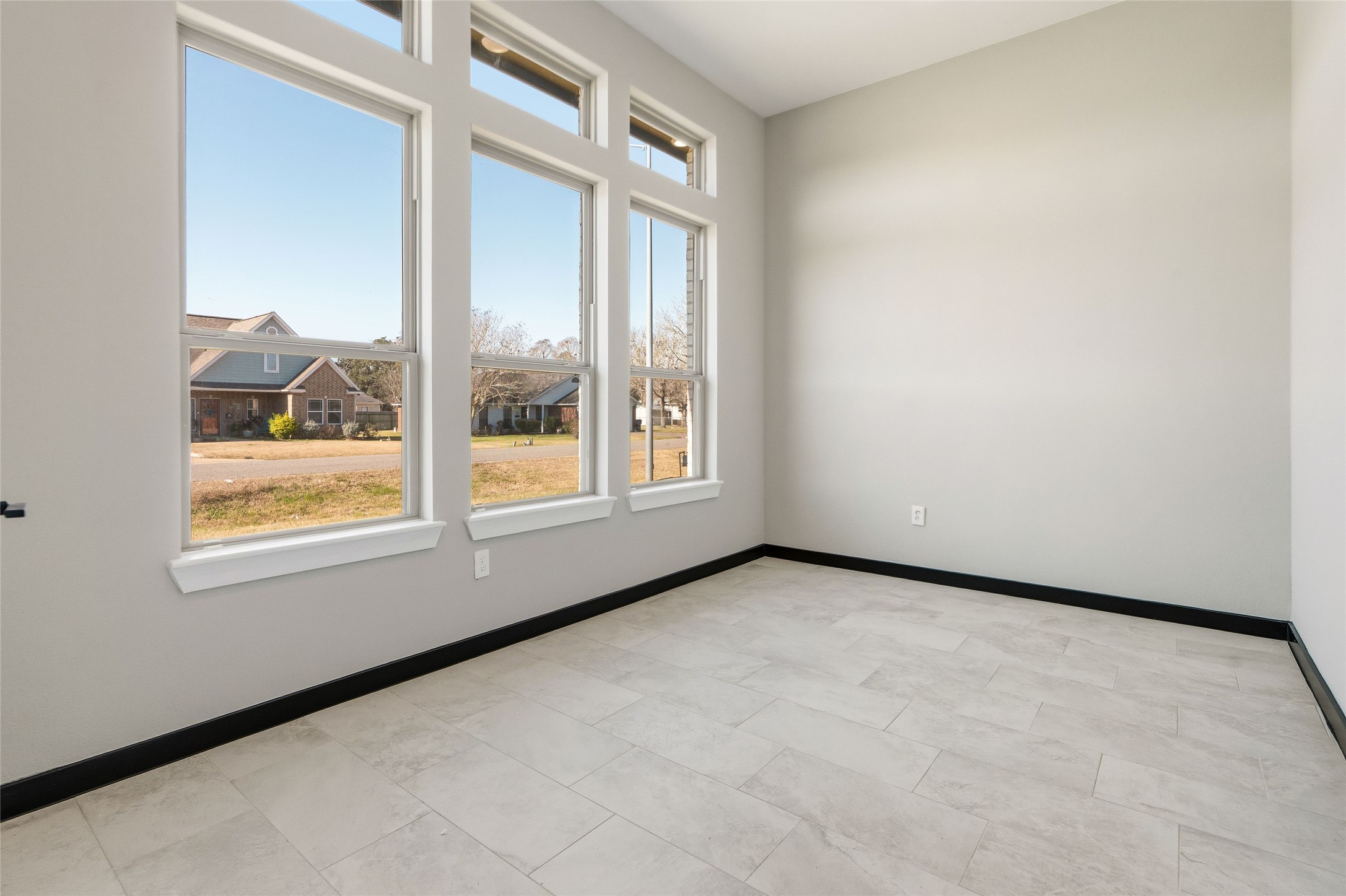 208 Silverleaf Road Sweeny, TX 77480 - Photo 7 of 39