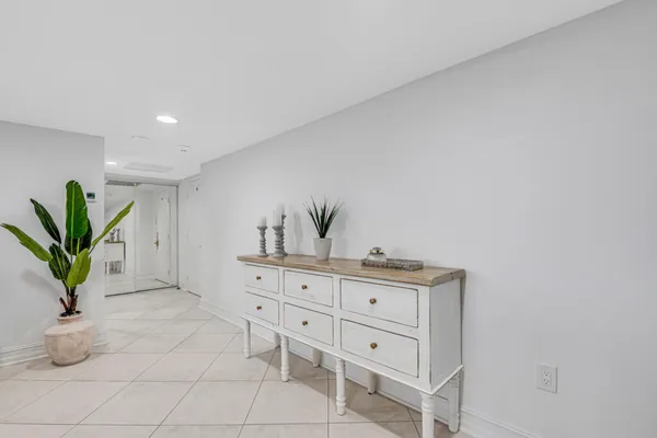 $3,000 | 5600 North Flagler Drive, West Palm Beach, FL 33407