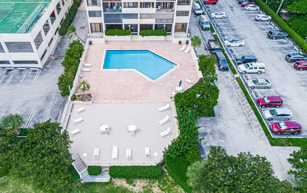 $3,000 | 5600 North Flagler Drive, West Palm Beach, FL 33407