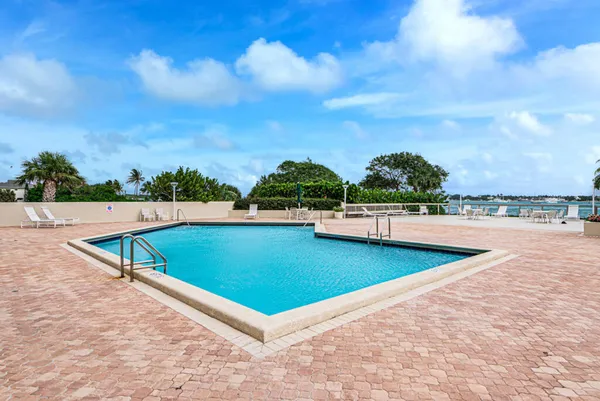 $3,000 | 5600 North Flagler Drive, West Palm Beach, FL 33407