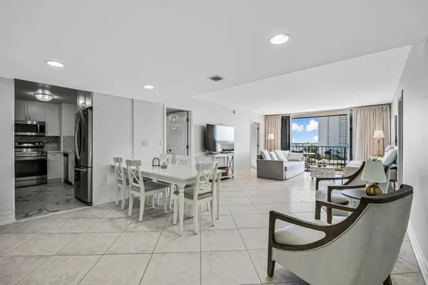 $3,000 | 5600 North Flagler Drive, West Palm Beach, FL 33407