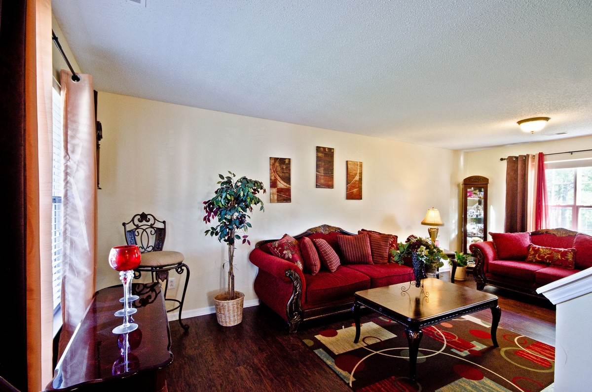 16 Reedy River Way Greenville, SC 29605 - Photo 2 of 25 Gallery Image 2