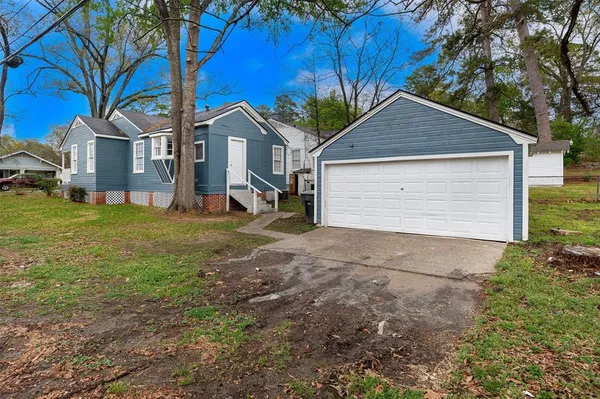 $1,200 | 653 College Street, Shreveport, LA 71104