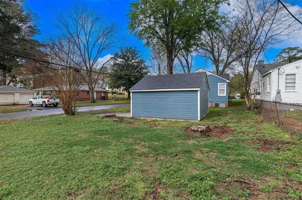 $1,200 | 653 College Street, Shreveport, LA 71104