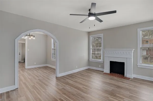 $1,200 | 653 College Street, Shreveport, LA 71104