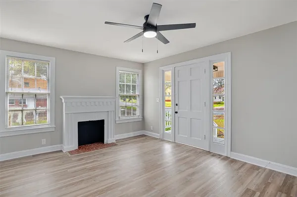 $1,200 | 653 College Street, Shreveport, LA 71104