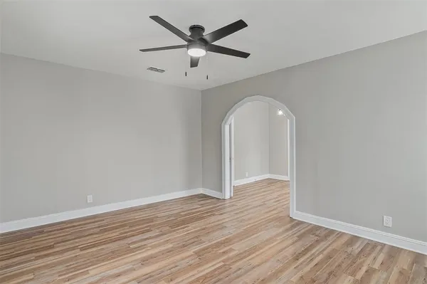 $1,200 | 653 College Street, Shreveport, LA 71104