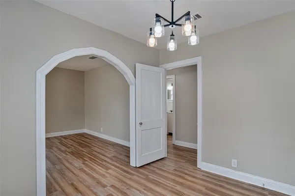 $1,200 | 653 College Street, Shreveport, LA 71104