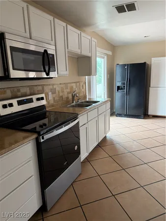 $1,700 | 5504 West Bartlett Avenue, Las Vegas, NV 89108