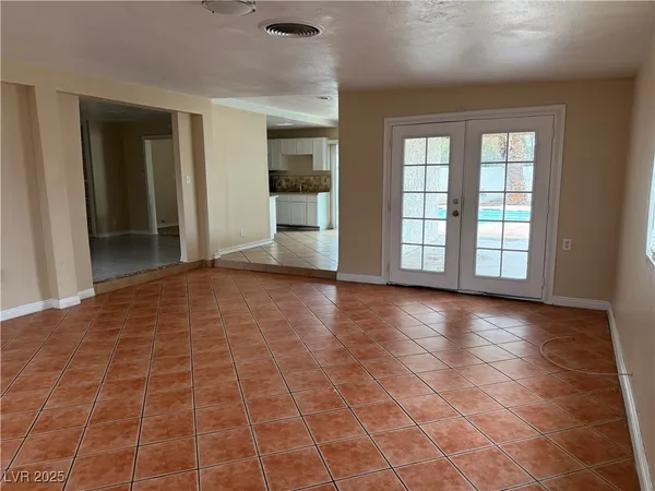 $1,700 | 5504 West Bartlett Avenue, Las Vegas, NV 89108