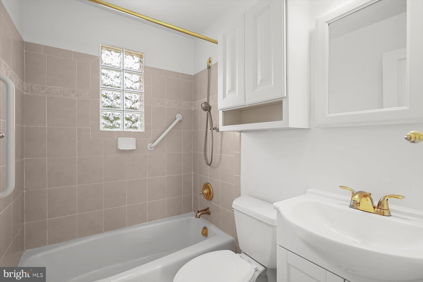 1523 Jasper Street Silver Spring, MD 20902 - Photo 19 of 41 Full Bath