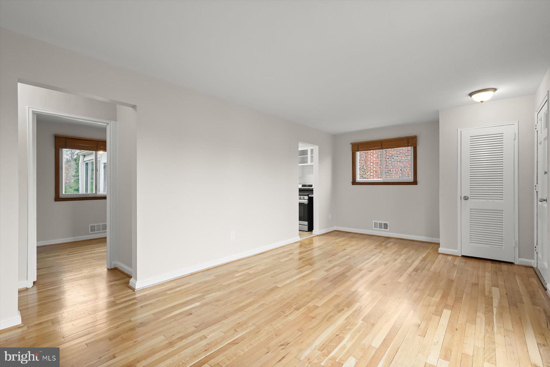 1523 Jasper Street Silver Spring, MD 20902 - Photo 7 of 41 Living Room
