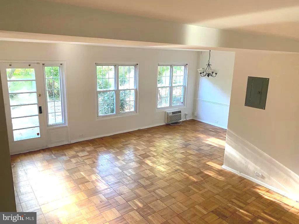 3622 Gunston Road Alexandria, VA 22302 - Photo 4 of 24 Gallery Image 4
