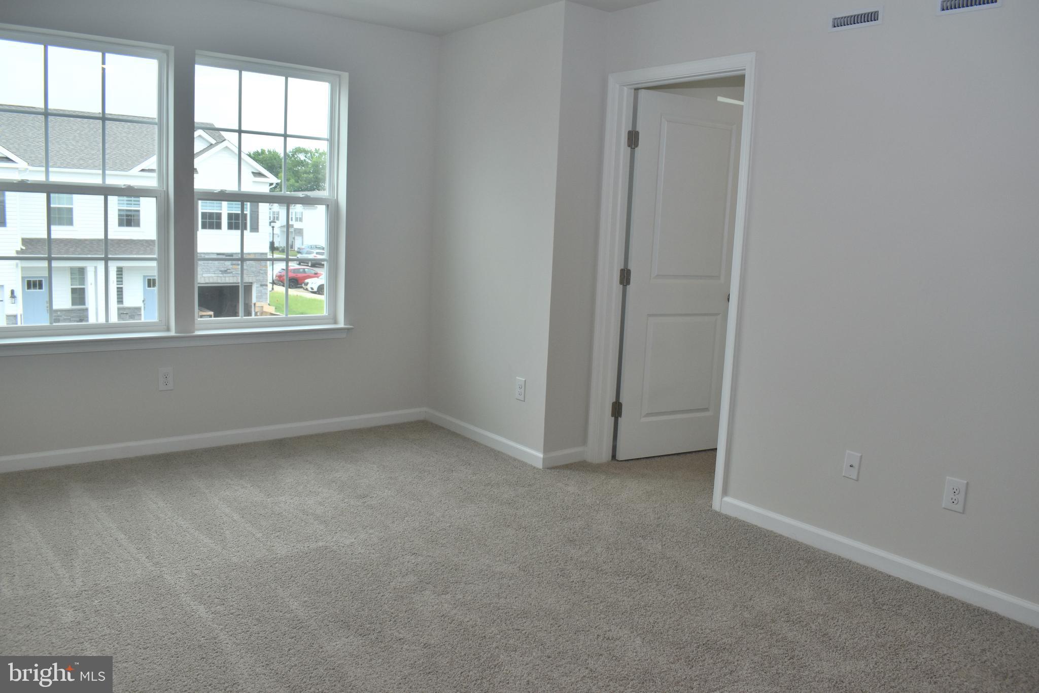 80 Alexander Way Westampton, NJ 08060 - Photo 44 of 45 an empty room with a window
