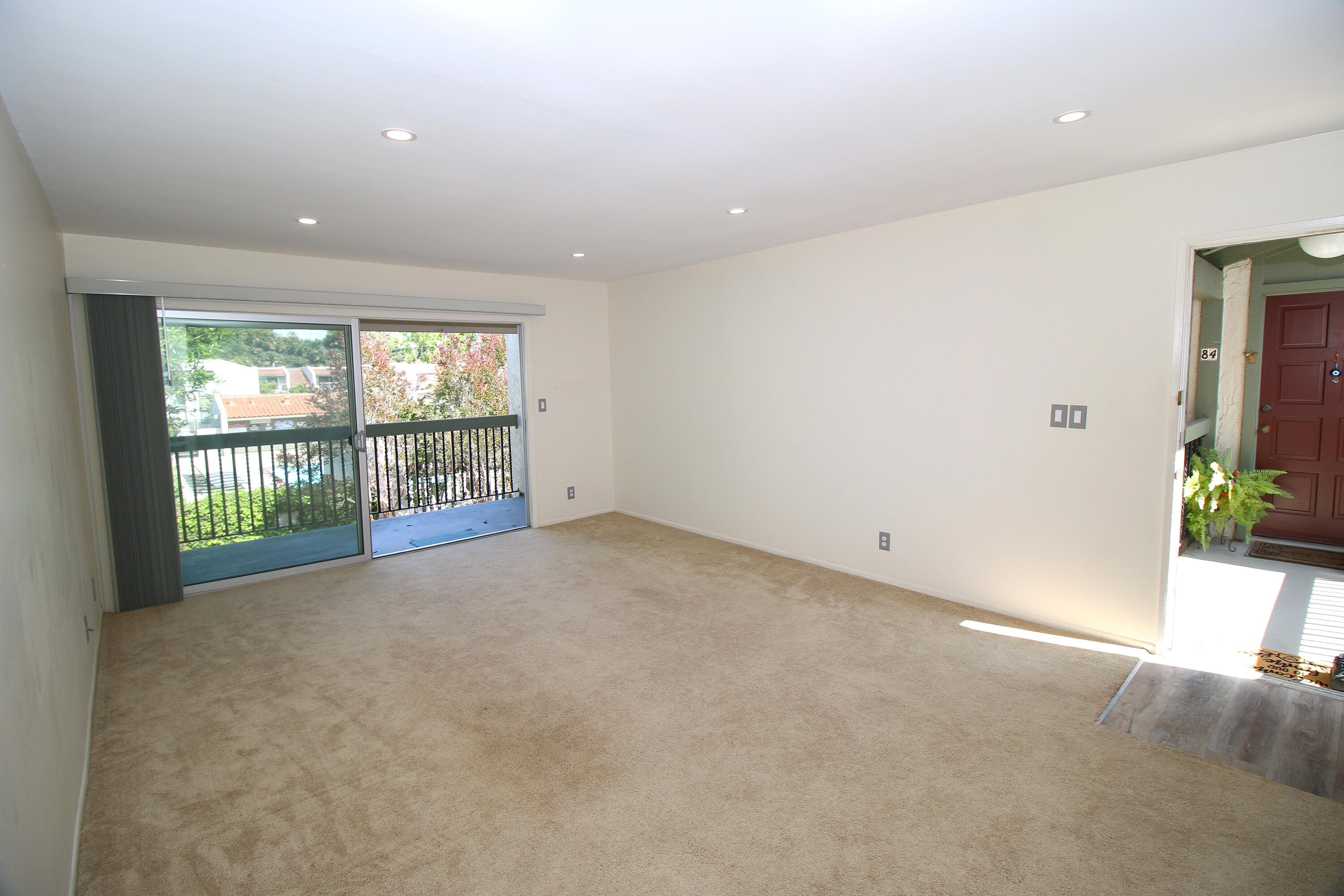 5518 Armitos Avenue, Unit 86 Goleta, CA 93117 - Photo 3 of 8 Living room