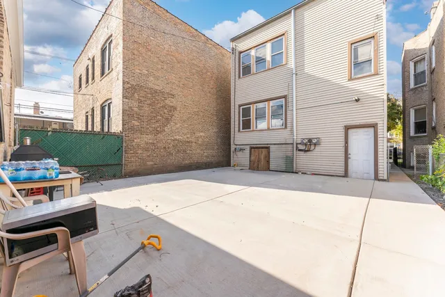 $2,000 | 2419 North Kostner Avenue, Unit 1, Chicago, IL 60639