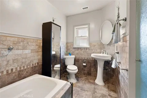 $1,295,000 | 3903 West 59th Place, Los Angeles, CA 90043