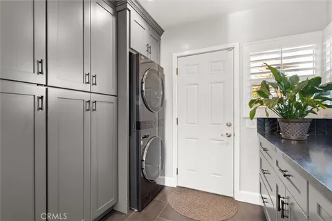 $1,295,000 | 3903 West 59th Place, Los Angeles, CA 90043