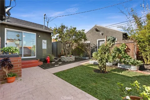 $1,295,000 | 3903 West 59th Place, Los Angeles, CA 90043