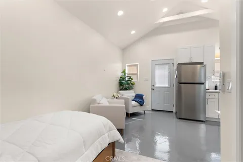 $1,295,000 | 3903 West 59th Place, Los Angeles, CA 90043