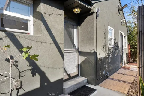$1,295,000 | 3903 West 59th Place, Los Angeles, CA 90043