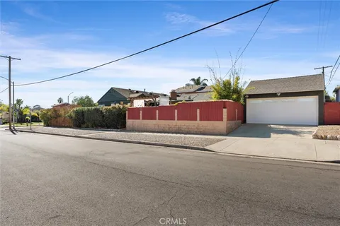 $1,295,000 | 3903 West 59th Place, Los Angeles, CA 90043