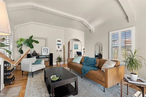 $1,295,000 | 3903 West 59th Place, Los Angeles, CA 90043